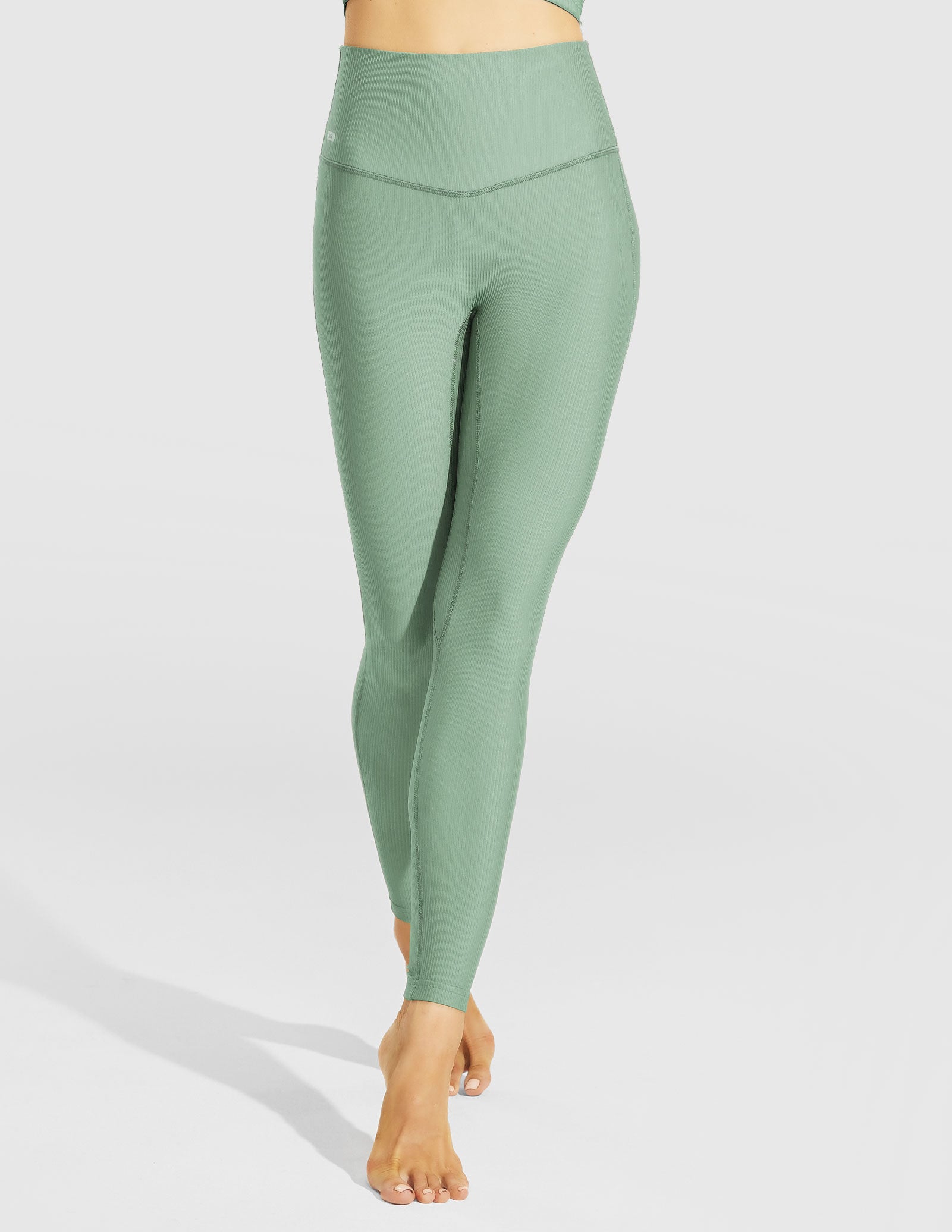 Women's High-Waisted Crossover Leggings With Pockets – Ministry of Sweat