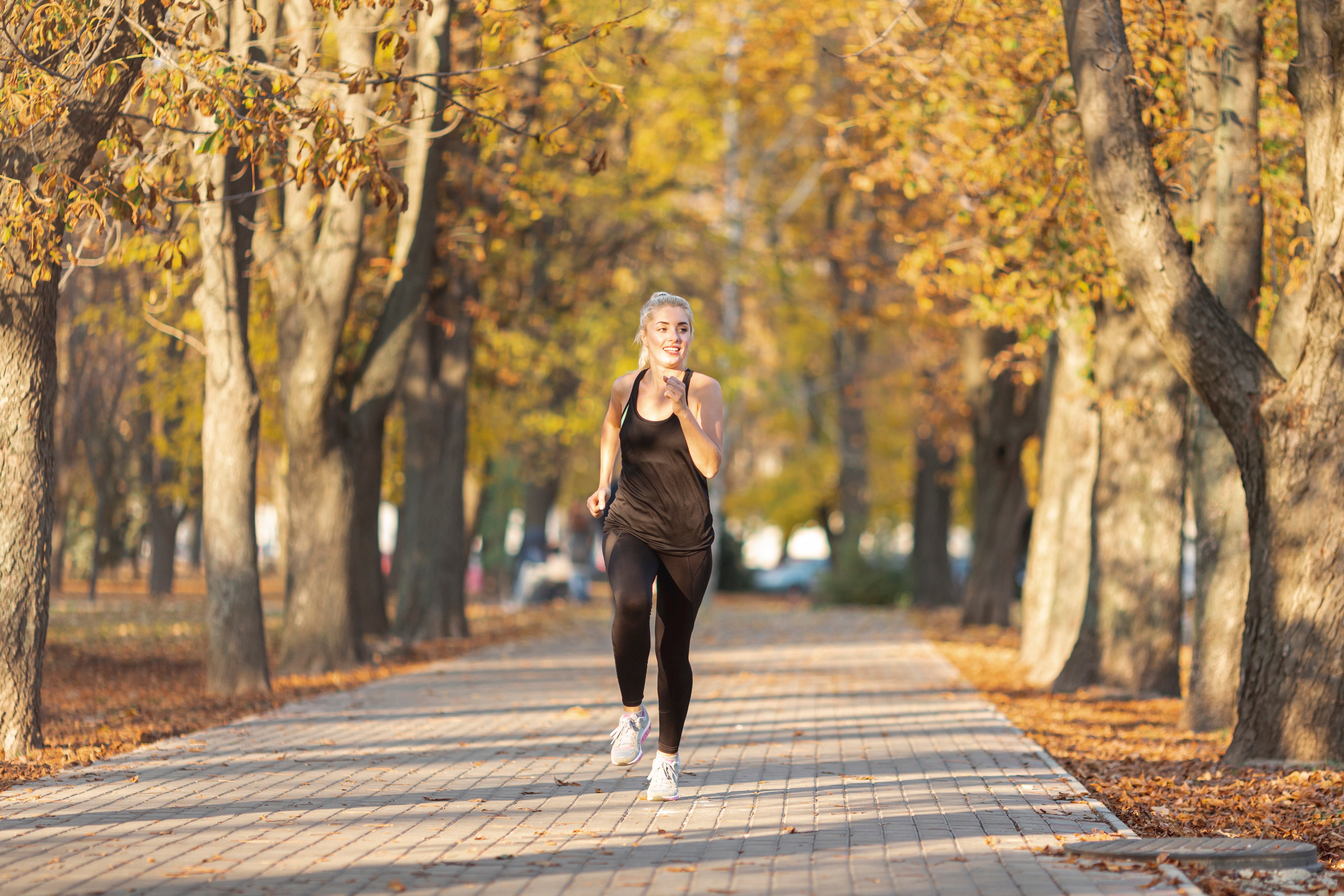 Fall Running Guide: Benefits, Tips & Community for Autumn Runs – MIER