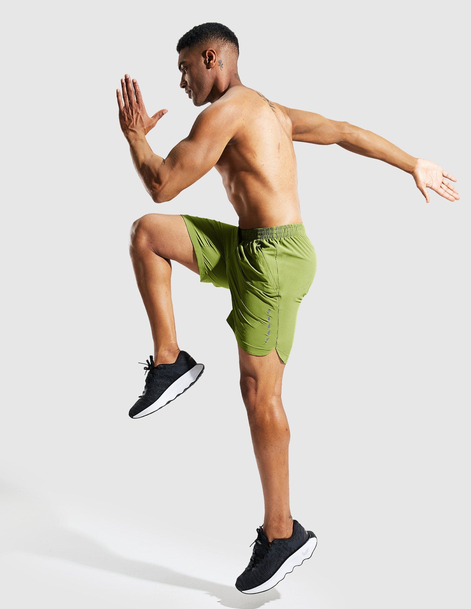 MIER Men's 7 Inch Quick Dry Running Shorts with Zipper Pockets Men's Shorts