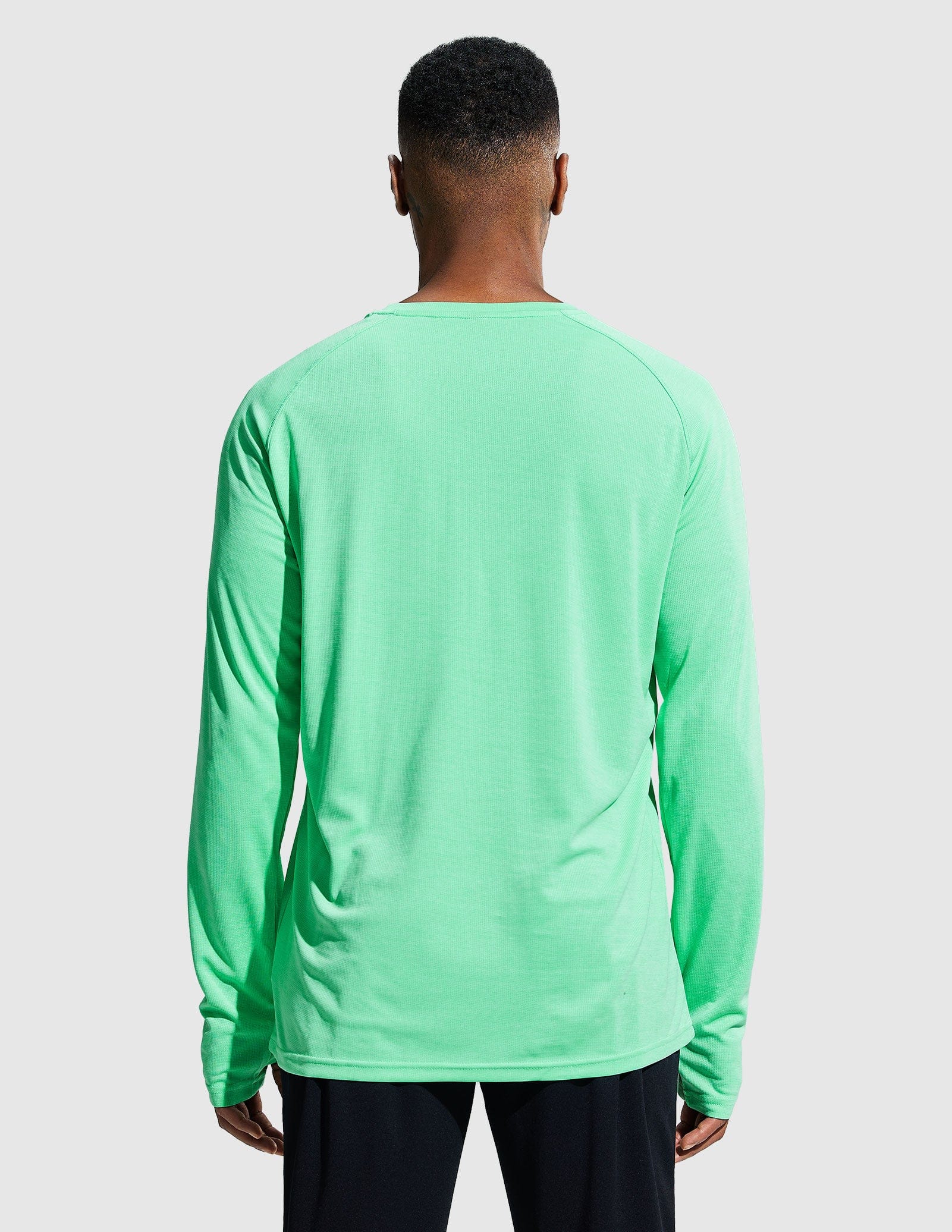 MIER Men’s UPF 50 Plus Long Sleeve Running Shirt Lightweight and Moisture Wicking Men's T-Shirts